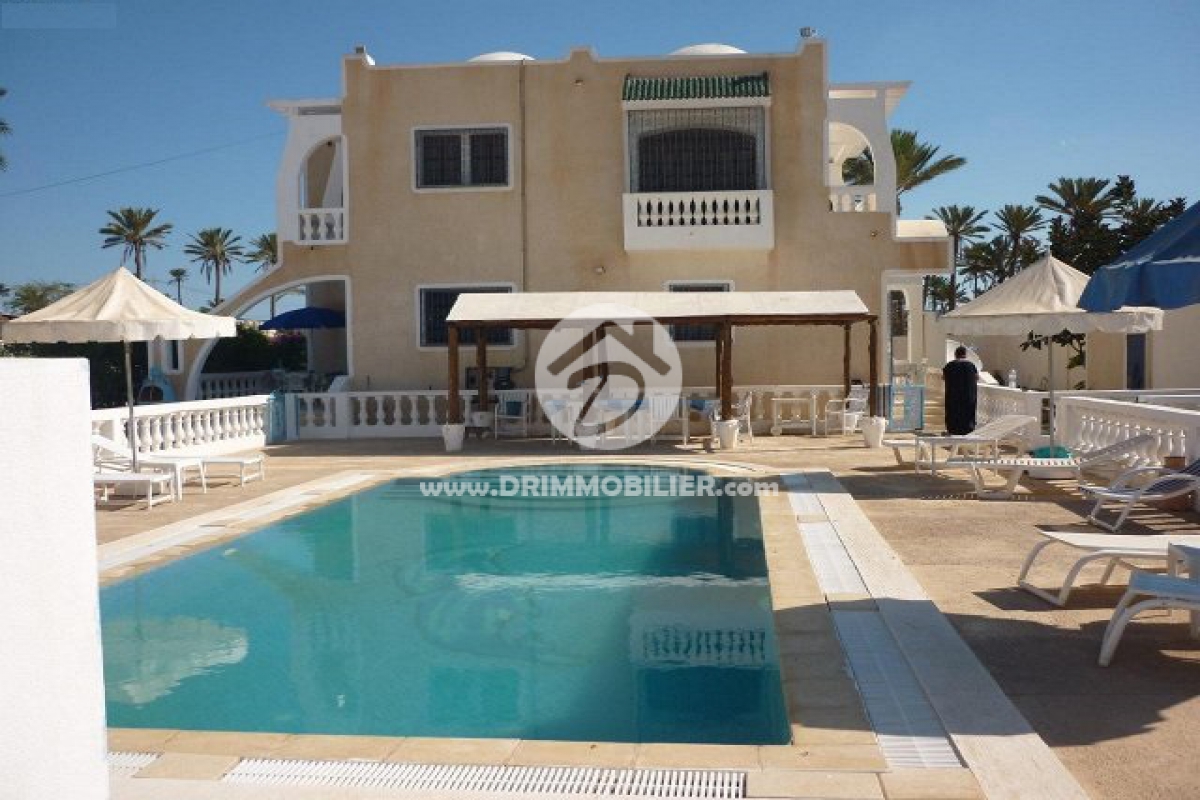 L 27 -                            Vente
                           Villa avec piscine Djerba